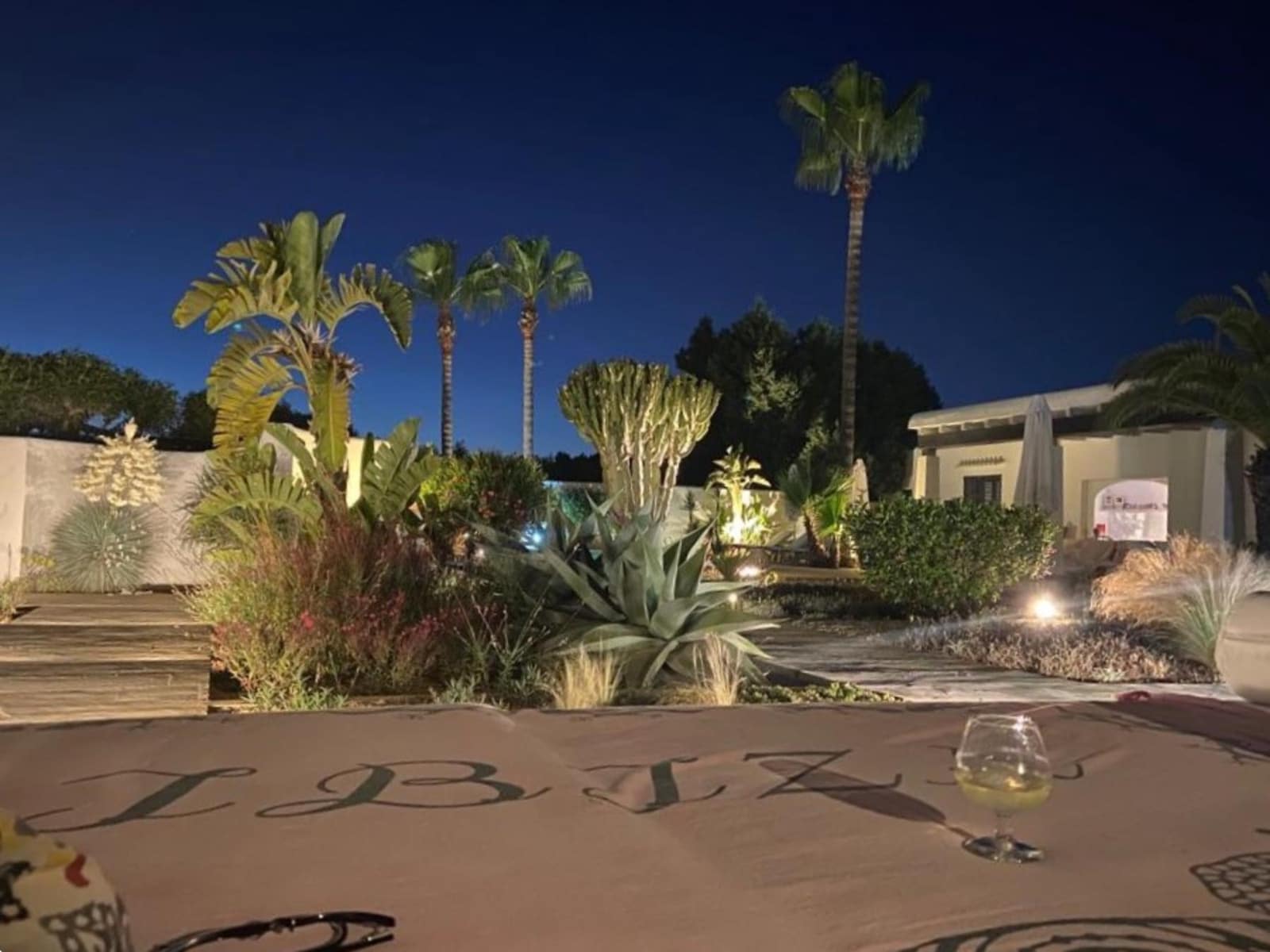 4 chambre Villa/Maison à vendre à Cala Tarida avec piscine garage - 1 700 000 € (Ref: 8899999)