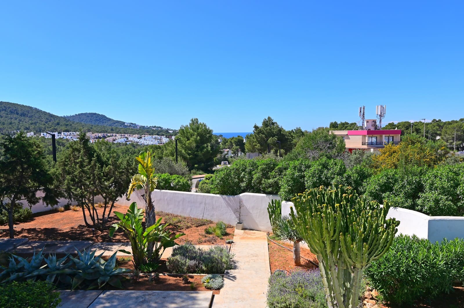 4 chambre Villa/Maison à vendre à Cala Tarida avec piscine garage - 1 700 000 € (Ref: 8899999)