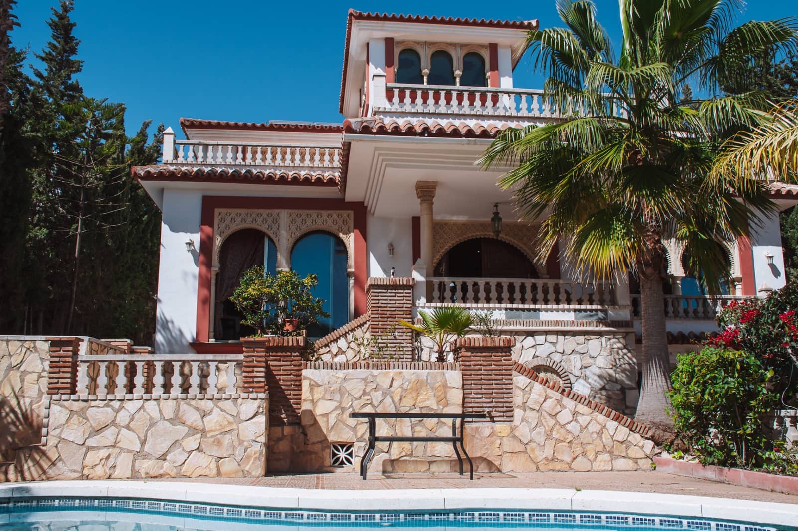 8 Zimmer Villa zu verkaufen in La Cala de Mijas mit Pool Garage - 1.720.000 € (Ref: 8918069)