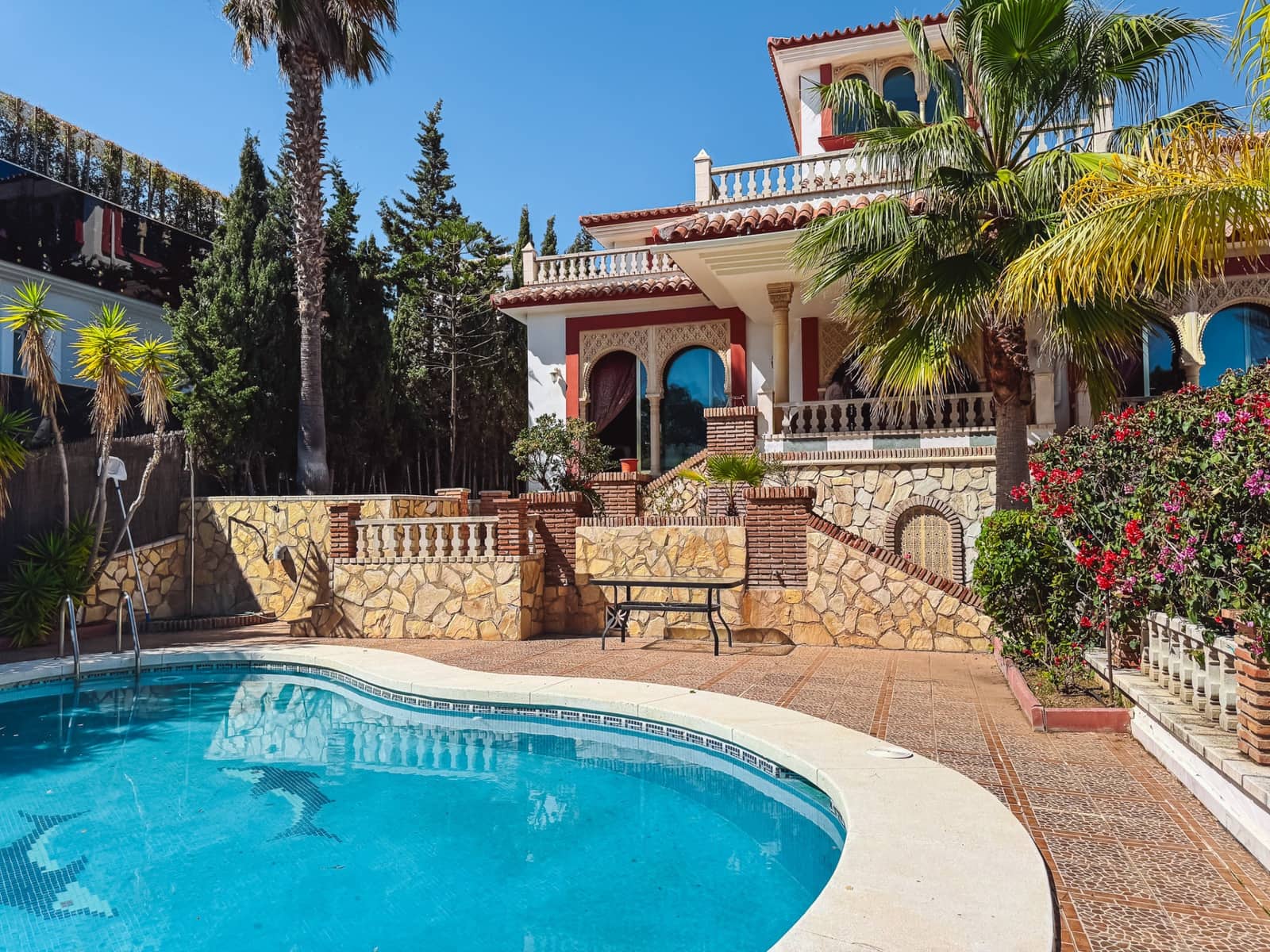 8 Zimmer Villa zu verkaufen in La Cala de Mijas mit Pool Garage - 1.720.000 € (Ref: 8918069)