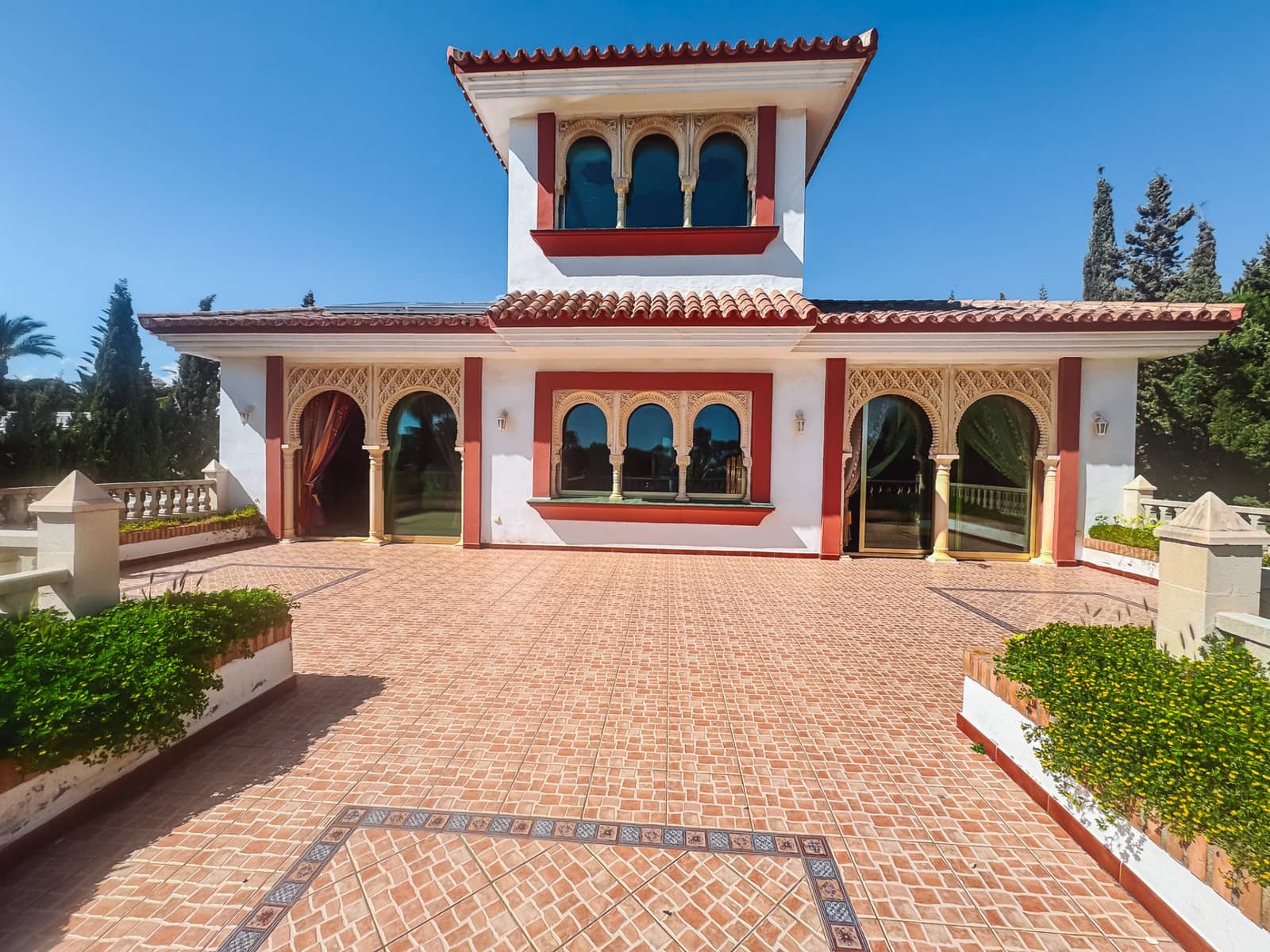 8 Zimmer Villa zu verkaufen in La Cala de Mijas mit Pool Garage - 1.720.000 € (Ref: 8918069)