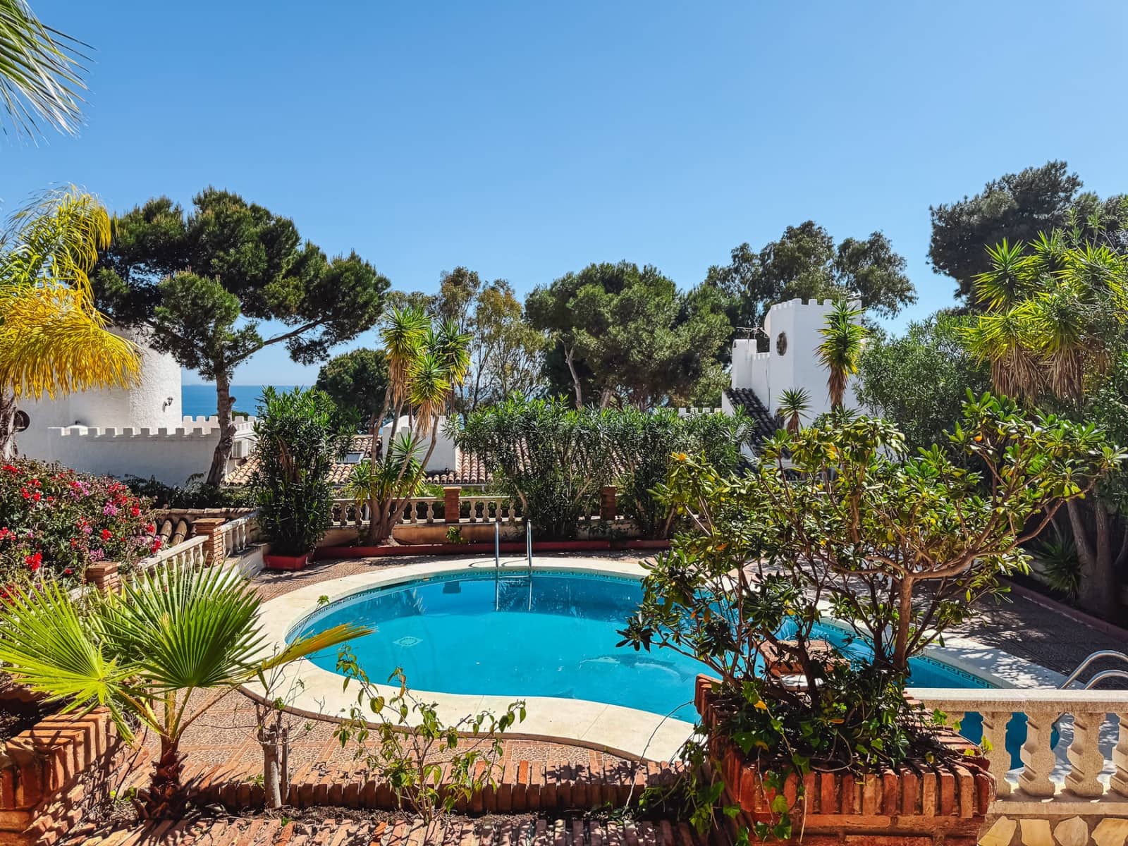 8 Zimmer Villa zu verkaufen in La Cala de Mijas mit Pool Garage - 1.720.000 € (Ref: 8918069)