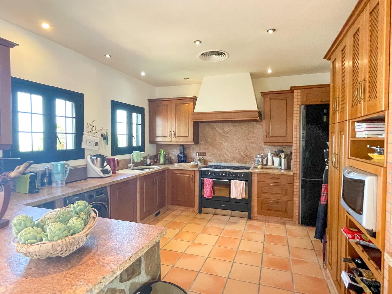 4 soverom Villa til salgs i Villanueva de la Concepcion med svømmebasseng garasje - € 1 690 000 (Ref: 8921741)