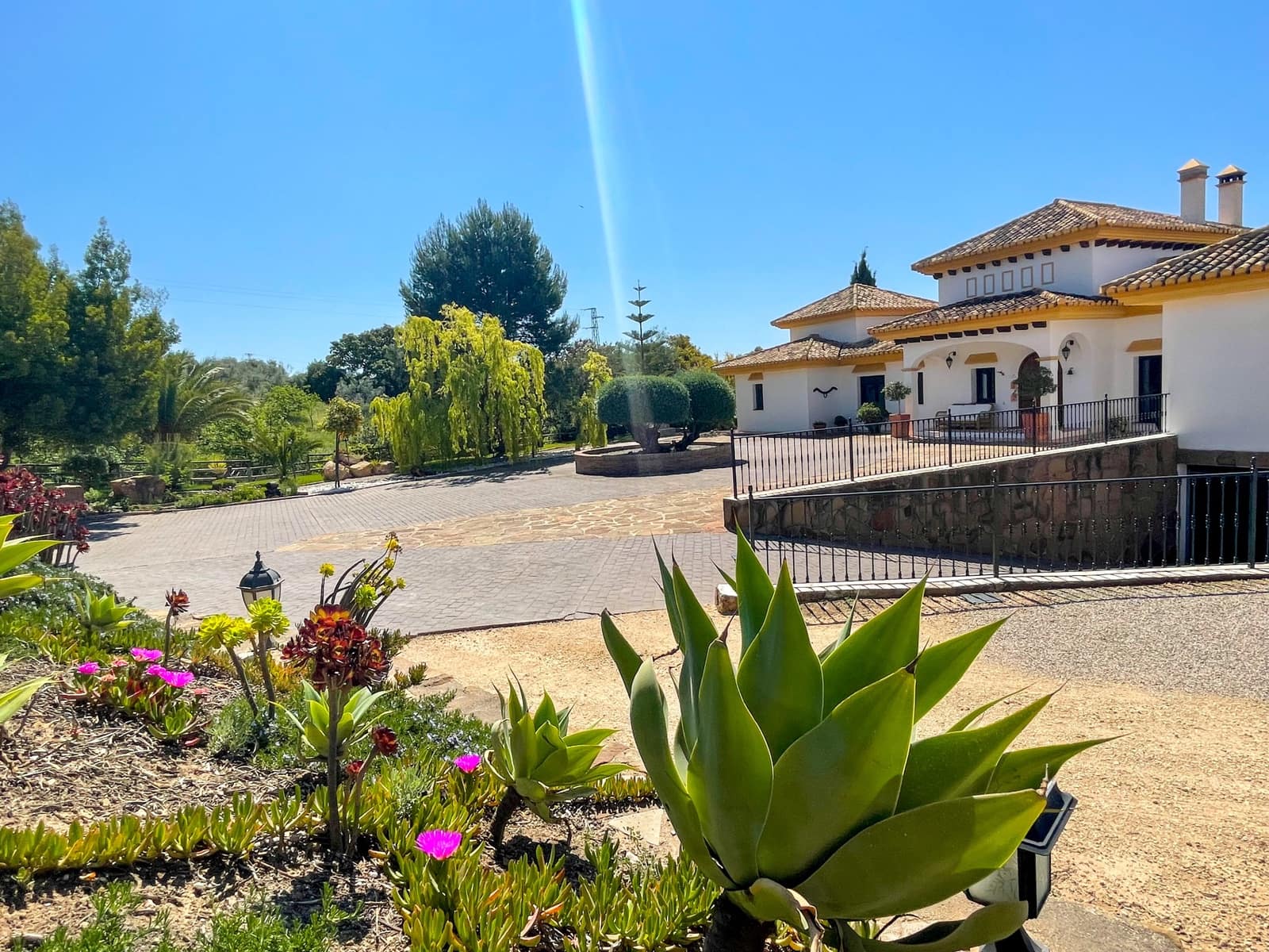 4 soverom Villa til salgs i Villanueva de la Concepcion med svømmebasseng garasje - € 1 690 000 (Ref: 8921741)