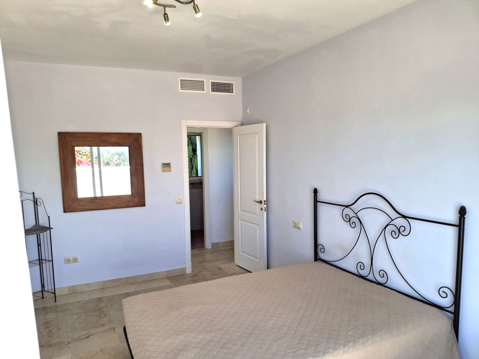 4 camera da letto Villa in vendita in La Alcaidesa con piscina garage - 875.000 € (Rif: 8949185)