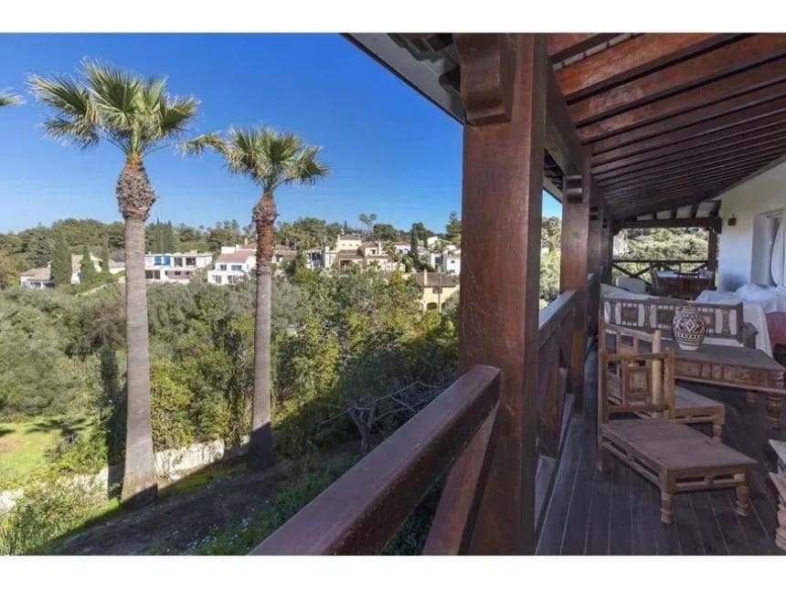 5 bedroom Villa for sale in Sotogrande with pool garage - € 2,780,000 (Ref: 8949186)