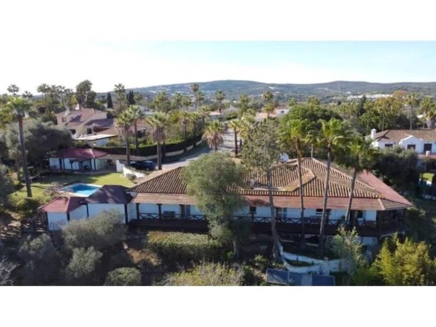 5 bedroom Villa for sale in Sotogrande with pool garage - € 2,780,000 (Ref: 8949186)