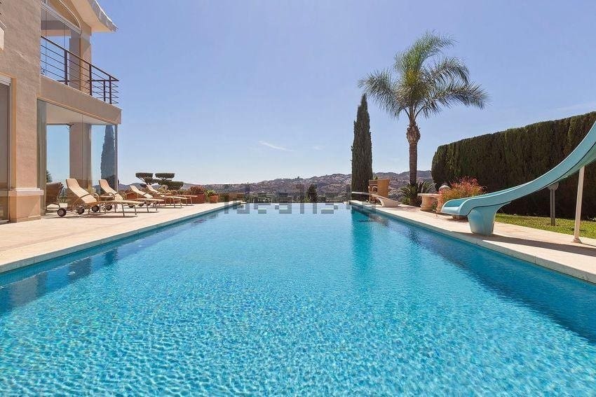 8 bedroom Villa for sale in Mijas Costa with pool garage - € 1,974,000 (Ref: 8950805)