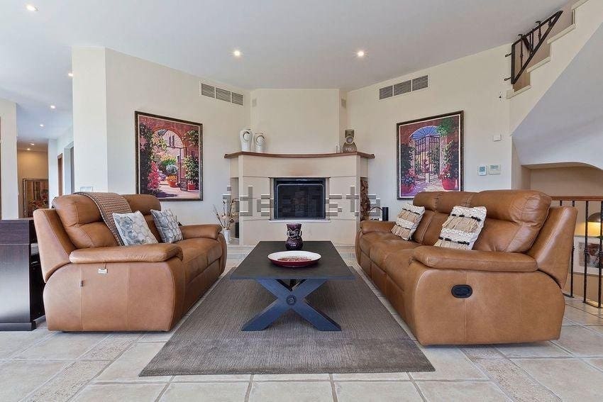 8 bedroom Villa for sale in Mijas Costa with pool garage - € 1,974,000 (Ref: 8950805)