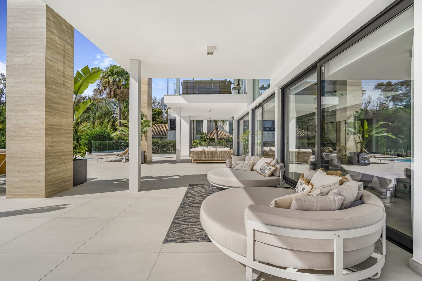 6 bedroom Villa for sale in Golden Mile with pool garage - € 5,900,000 (Ref: 8951605)