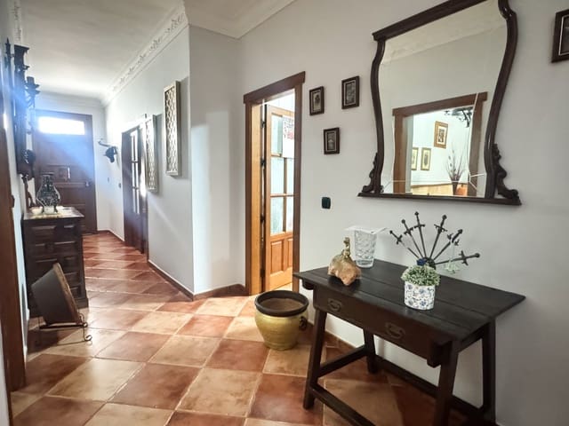 5 slaapkamer Huis te koop in Humilladero - € 325.000 (Ref: 8954693)