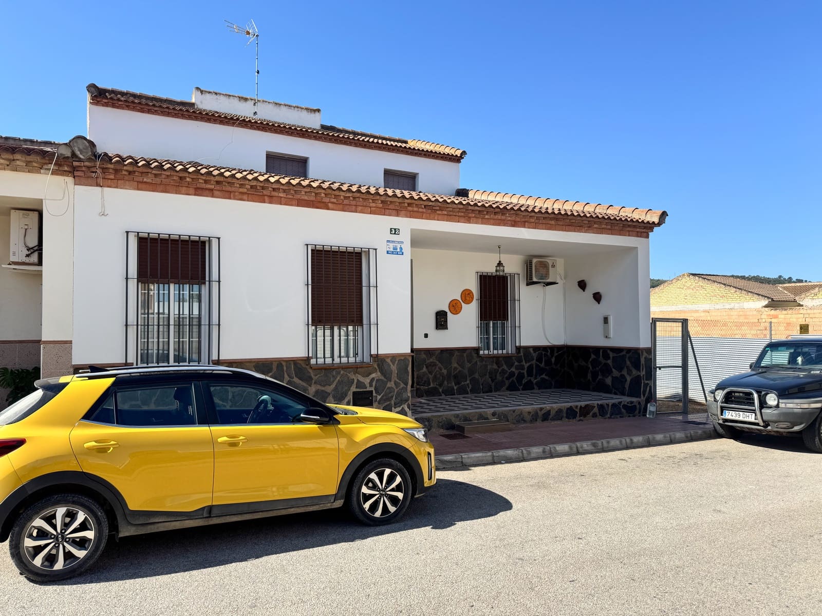 5 bedroom Townhouse for sale in Humilladero - € 325,000 (Ref: 8954693)