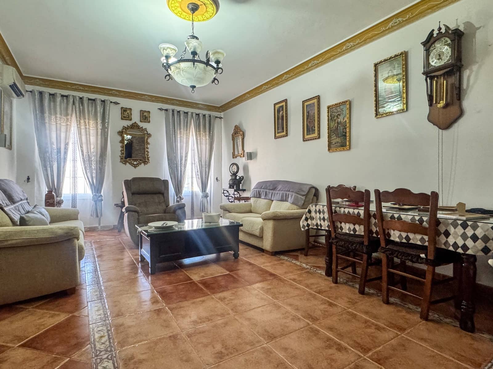 5 bedroom Townhouse for sale in Humilladero - € 325,000 (Ref: 8954693)