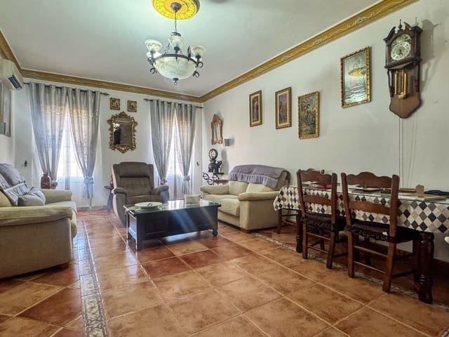 5 slaapkamer Huis te koop in Humilladero - € 325.000 (Ref: 8954693)