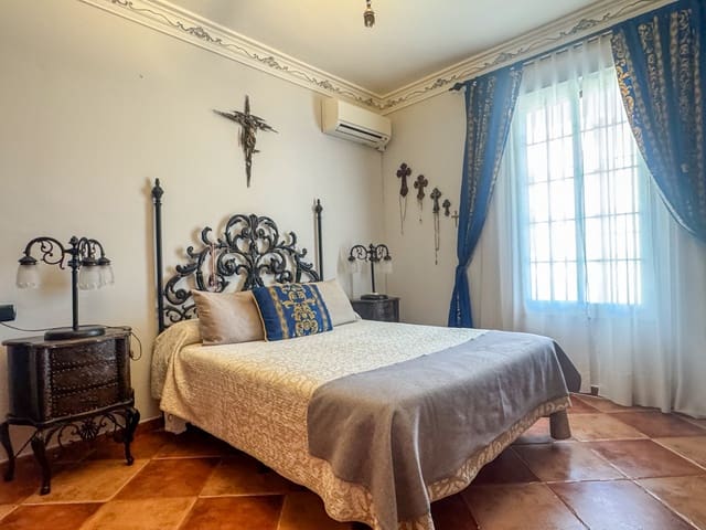 5 slaapkamer Huis te koop in Humilladero - € 325.000 (Ref: 8954693)