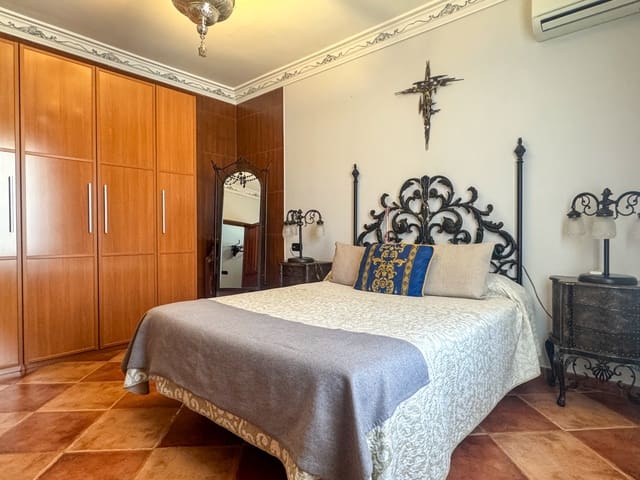 5 slaapkamer Huis te koop in Humilladero - € 325.000 (Ref: 8954693)