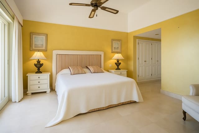 4 quarto Penthouse para venda em Sotogrande, San Roque com garagem - 2 100 000 € (Ref: 8968658)