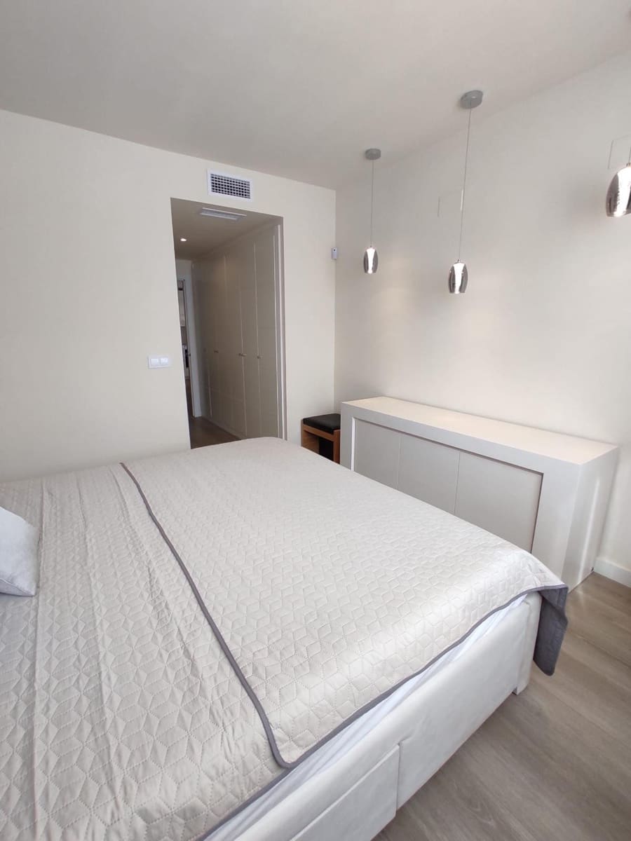 3 makuuhuone Huoneisto myytävänä paikassa La Cala de Mijas mukana uima-altaan 
autotalli - 645 000 € (Ref: 8972561)