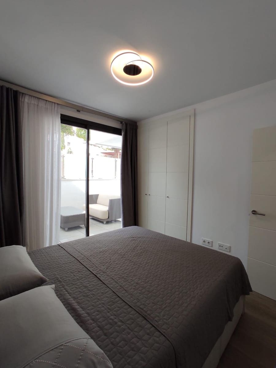 3 makuuhuone Huoneisto myytävänä paikassa La Cala de Mijas mukana uima-altaan 
autotalli - 645 000 € (Ref: 8972561)