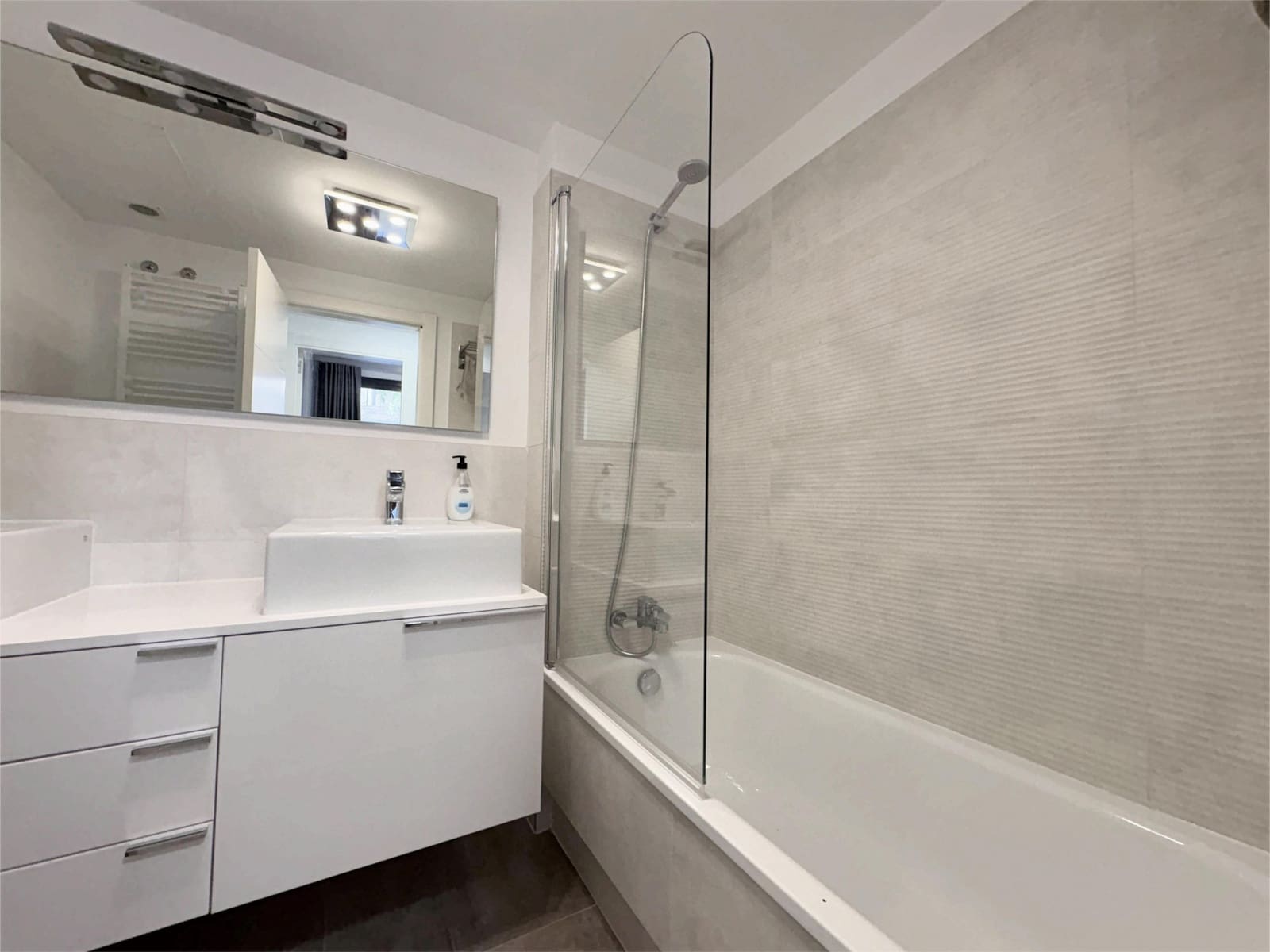 3 bedroom Apartment for sale in La Cala de Mijas with pool garage - € 644,000 (Ref: 8972561)