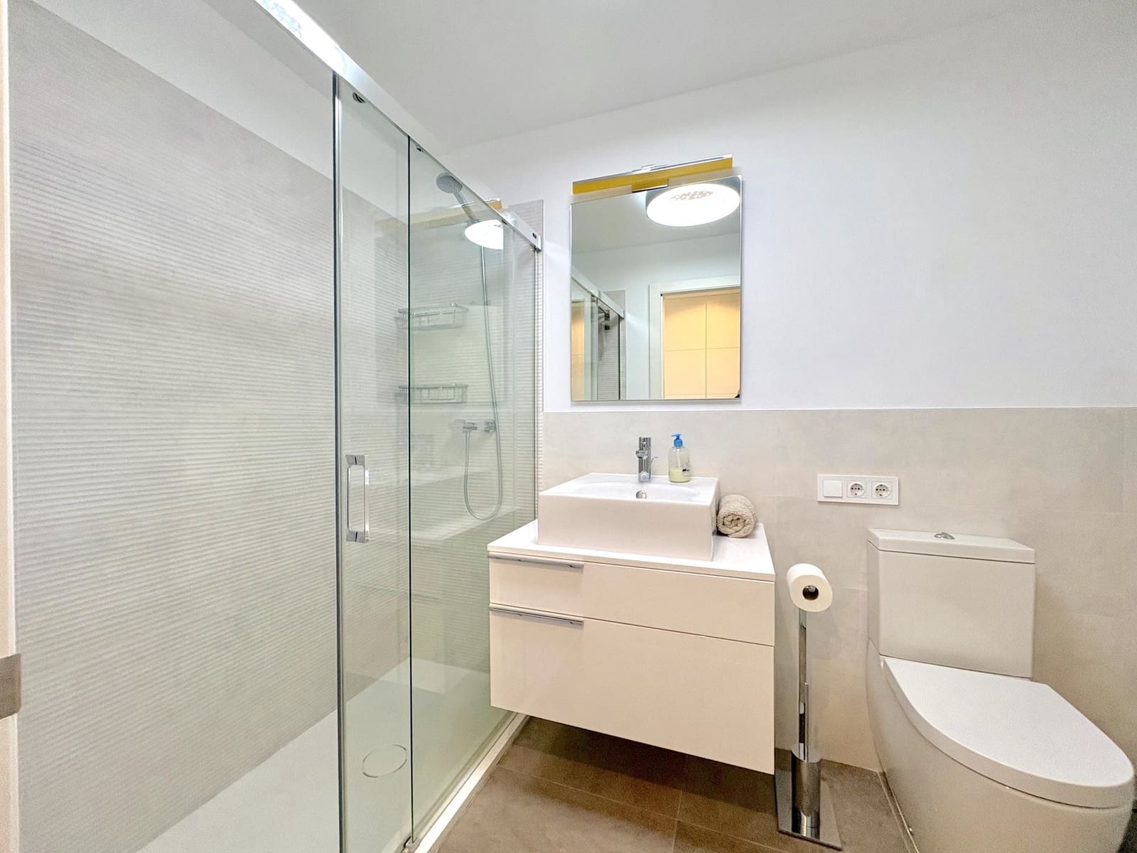 3 sypialnia Apartament na sprzedaż w La Cala de Mijas z basenem garażem - 635 000 € (Ref: 8972561)