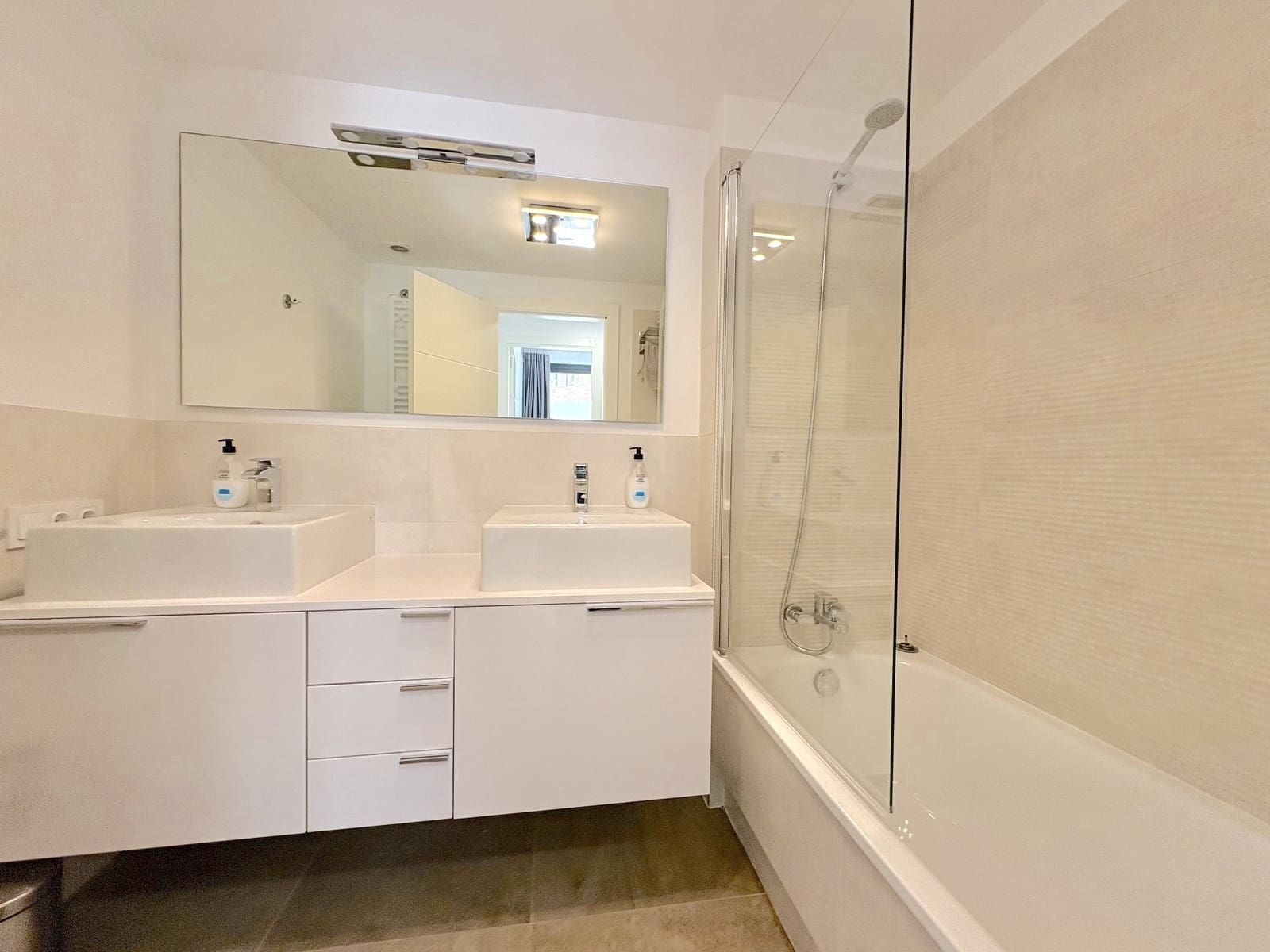 3 sypialnia Apartament na sprzedaż w La Cala de Mijas z basenem garażem - 635 000 € (Ref: 8972561)
