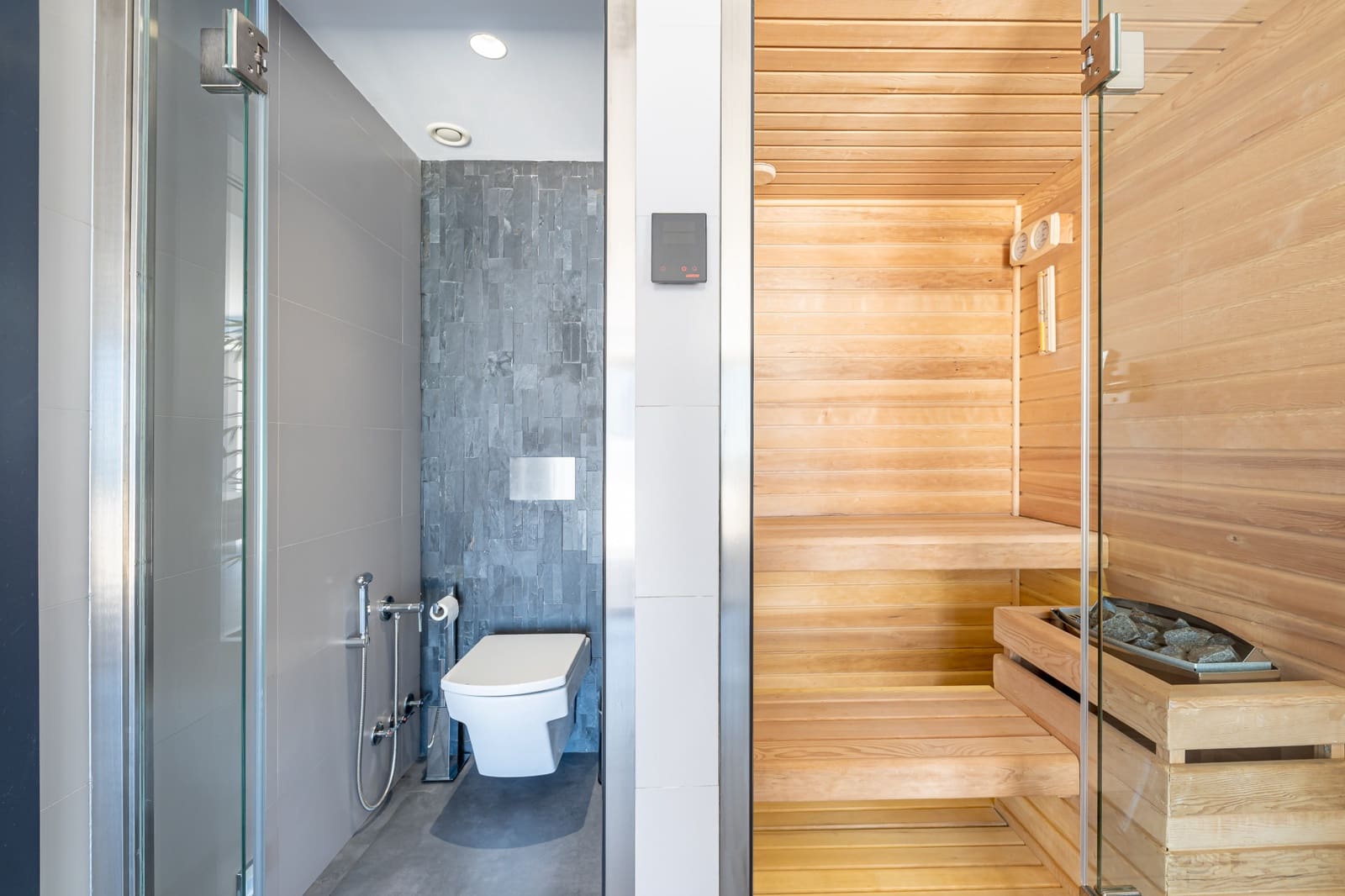 4 soveværelse Villa til salg i Mijas Costa med swimmingpool garage - € 8.100.000 (Ref: 8988577)