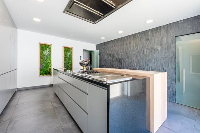 4 soveværelse Villa til salg i Mijas Costa, Mijas med swimmingpool garage - € 8.100.000 (Ref: 8988577)