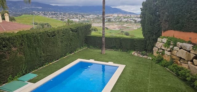 4 slaapkamer Villa te koop in Cerros del Águila, Mijas met zwembad garage - € 735.000 (Ref: 8988578)