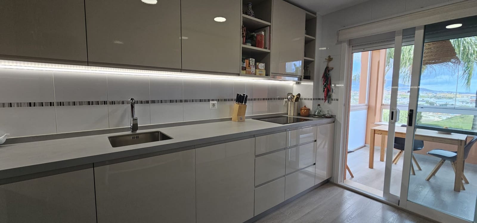 4 slaapkamer Villa te koop in Cerro del Aguila met zwembad garage - € 735.000 (Ref: 8988578)