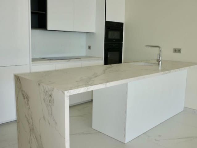 2 makuuhuone Huoneisto myytävänä paikassa Torreblanca, Fuengirola mukana uima-altaan 
autotalli - 524 000 € (Ref: 9001750)