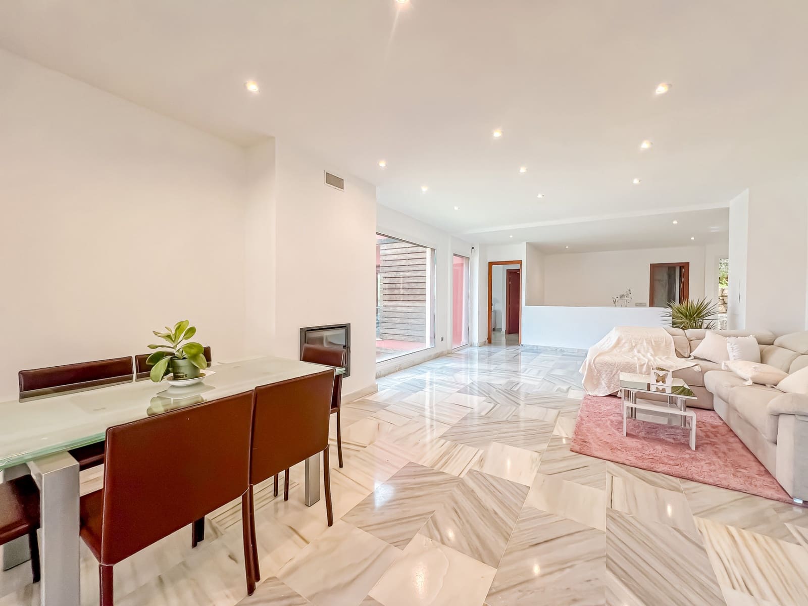 4 soverom Villa til salgs i Benahavis med svømmebasseng - € 679 000 (Ref: 9018423)