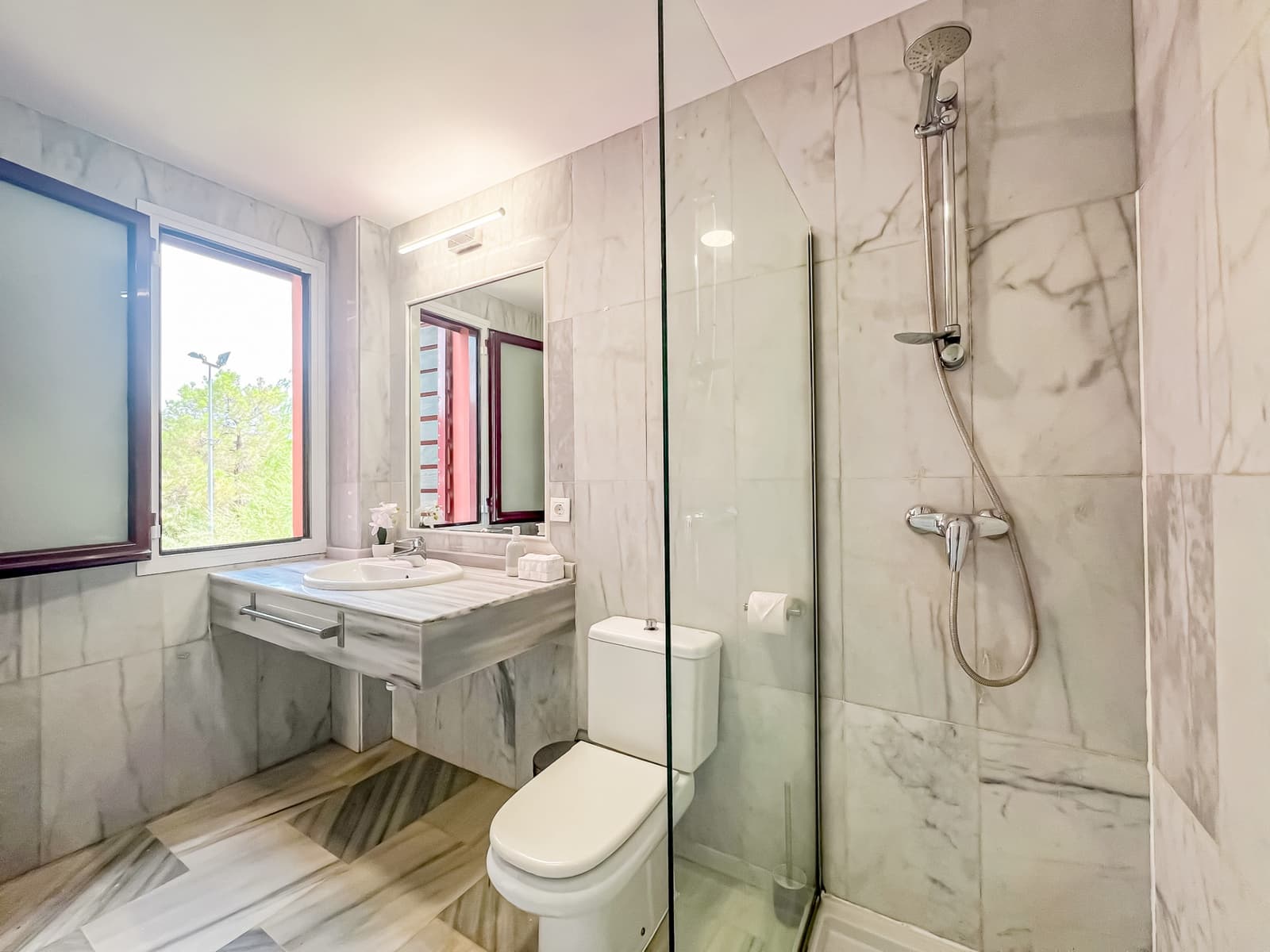 4 soverom Villa til salgs i Benahavis med svømmebasseng - € 679 000 (Ref: 9018423)