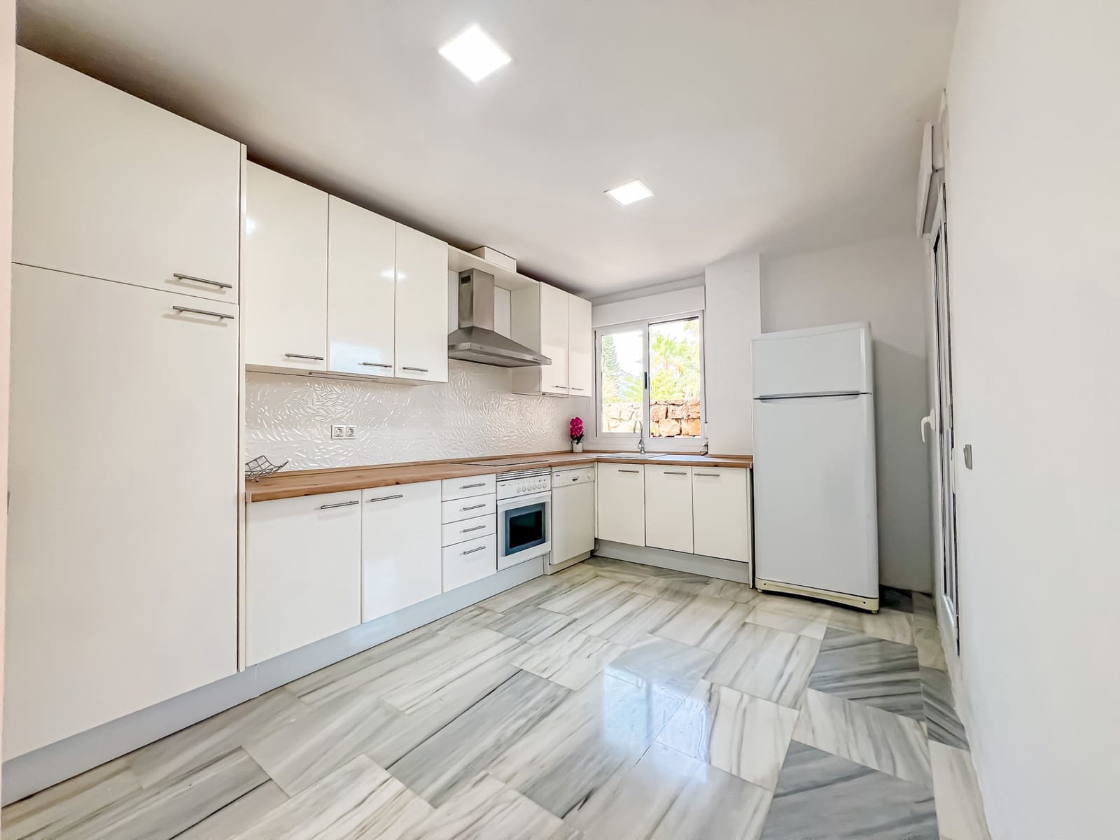 4 soverom Villa til salgs i Benahavis med svømmebasseng - € 679 000 (Ref: 9018423)