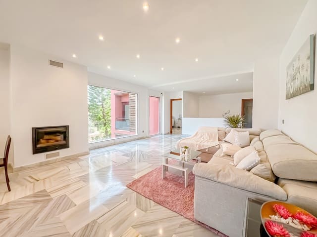 4 soveværelse Villa til salg i Benahavís med swimmingpool - € 679.000 (Ref: 9018423)