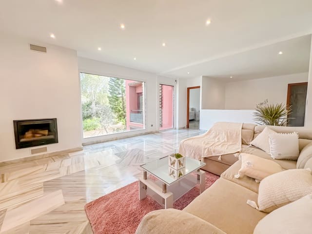 4 soveværelse Villa til salg i Benahavís med swimmingpool - € 679.000 (Ref: 9018423)