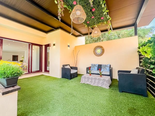 4 soveværelse Villa til salg i Benahavís med swimmingpool - € 679.000 (Ref: 9018423)