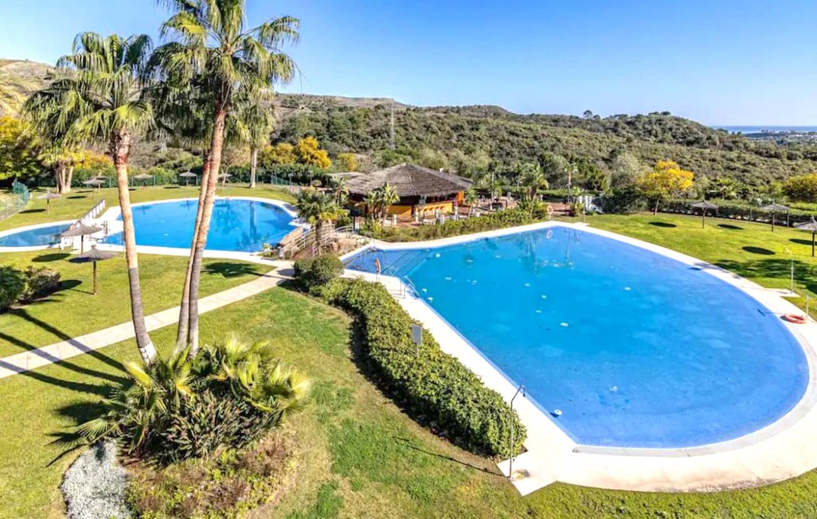 4 Zimmer Villa zu verkaufen in Benahavis mit Pool - 699.000 € (Ref: 9018423)