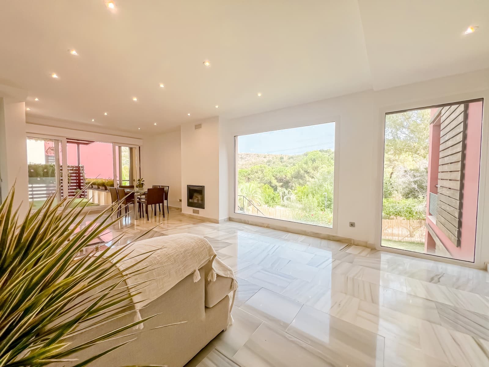 4 Zimmer Villa zu verkaufen in Benahavis mit Pool - 699.000 € (Ref: 9018423)