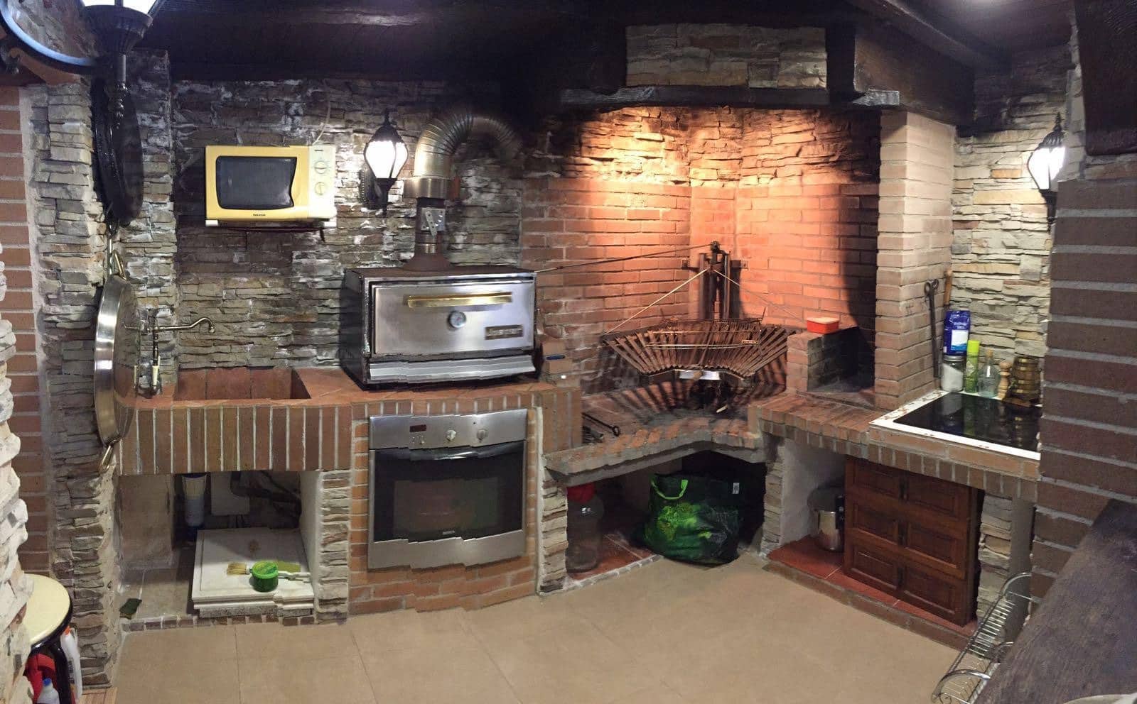 4 soveværelse Villa til salg i Roquetas de Mar med swimmingpool garage - € 825.000 (Ref: 9042563)