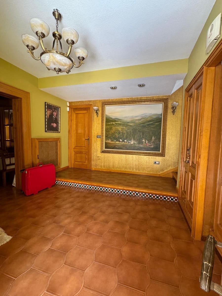 4 slaapkamer Villa te koop in Roquetas de Mar met zwembad garage - € 825.000 (Ref: 9042563)