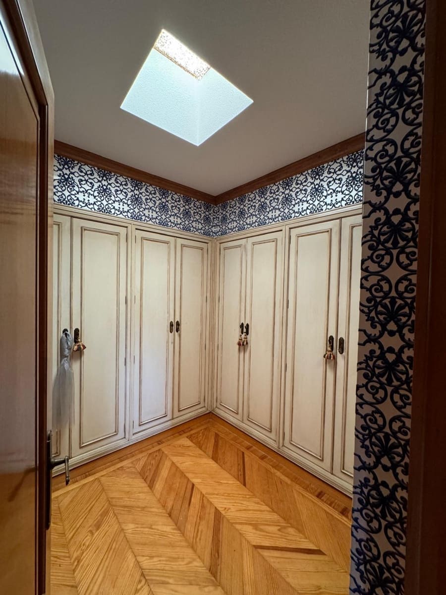 4 slaapkamer Villa te koop in Roquetas de Mar met zwembad garage - € 825.000 (Ref: 9042563)