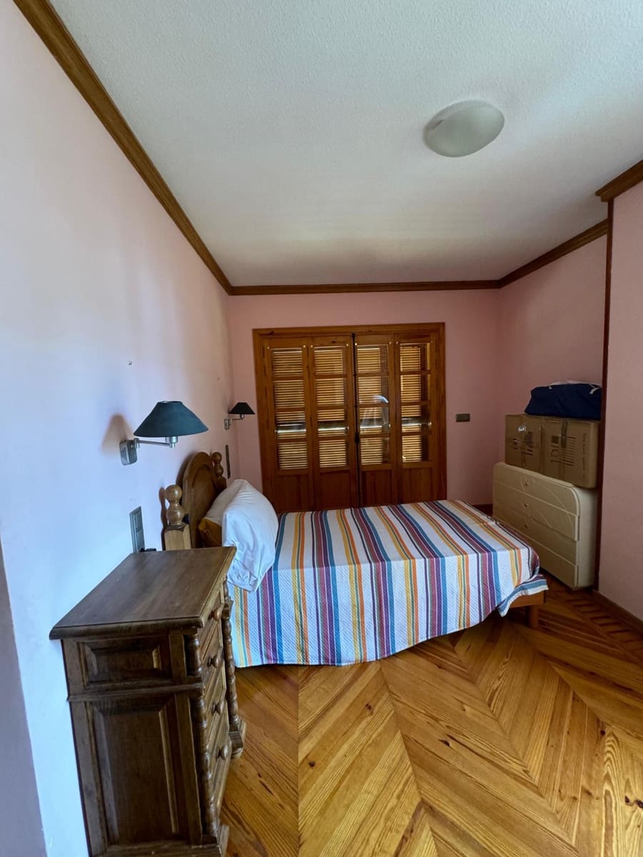 4 slaapkamer Villa te koop in Roquetas de Mar met zwembad garage - € 825.000 (Ref: 9042563)