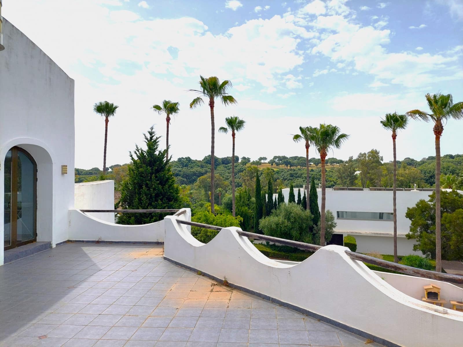 5 soveværelse Villa til salg i Sotogrande med swimmingpool garage - € 975.000 (Ref: 9051364)