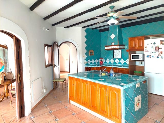 5 soveværelse Villa til salg i Sotogrande, San Roque med swimmingpool garage - € 975.000 (Ref: 9051364)