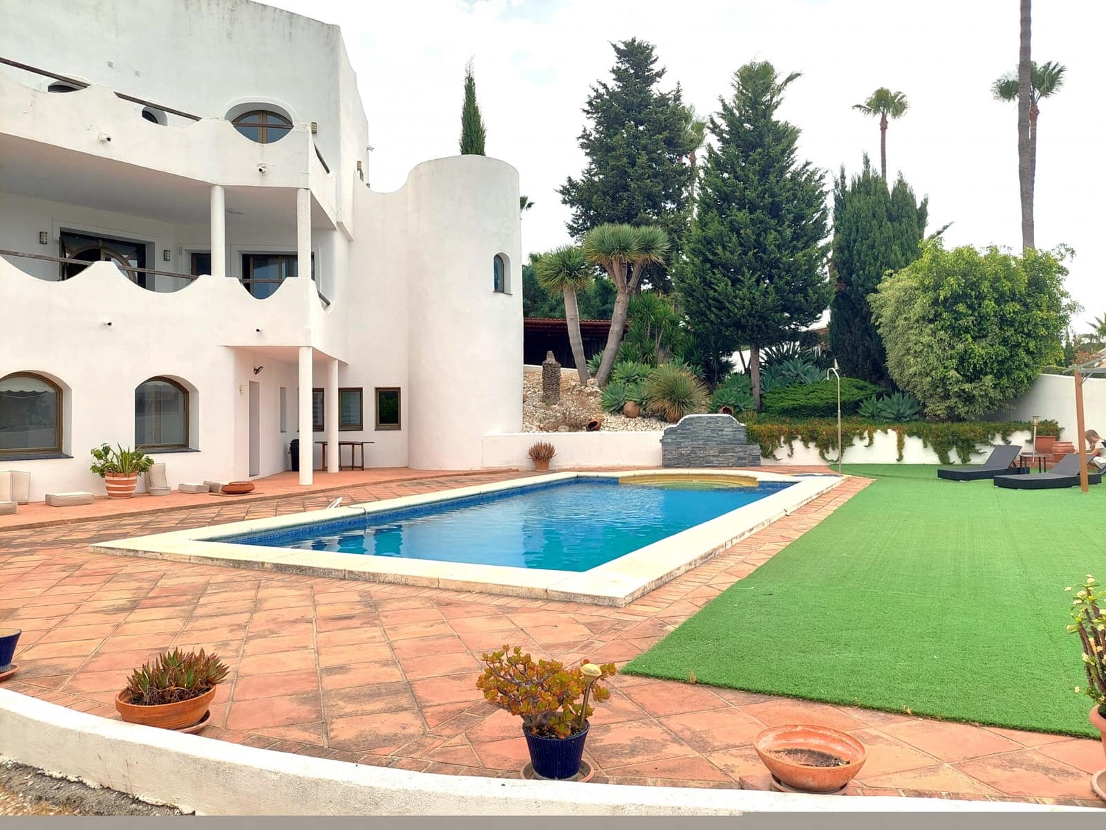 5 soveværelse Villa til salg i Sotogrande med swimmingpool garage - € 975.000 (Ref: 9051364)