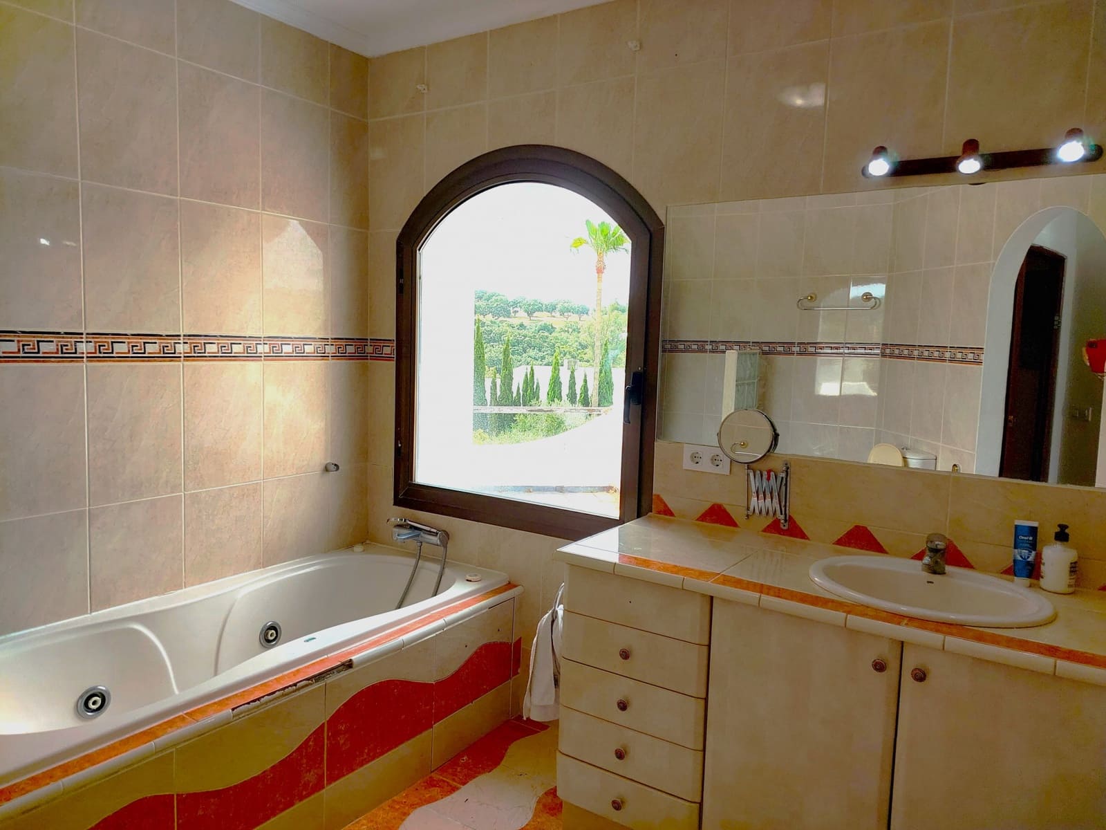 5 soveværelse Villa til salg i Sotogrande med swimmingpool garage - € 975.000 (Ref: 9051364)