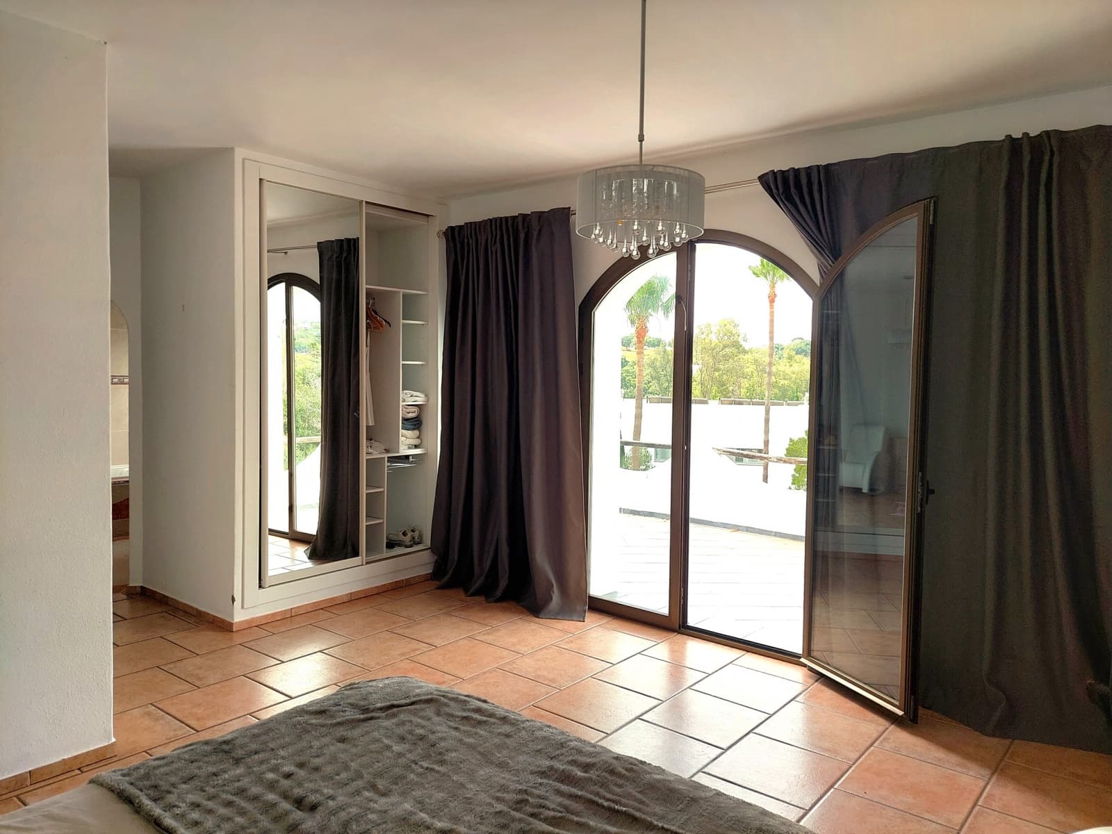 5 soveværelse Villa til salg i Sotogrande med swimmingpool garage - € 975.000 (Ref: 9051364)