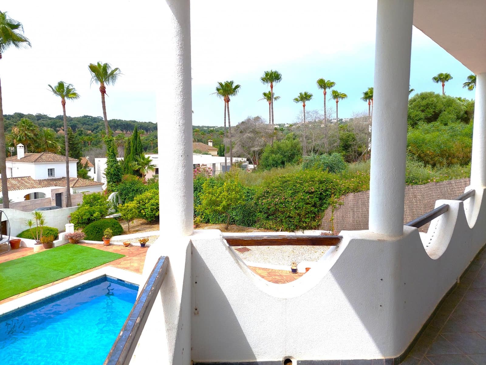 5 soveværelse Villa til salg i Sotogrande med swimmingpool garage - € 975.000 (Ref: 9051364)