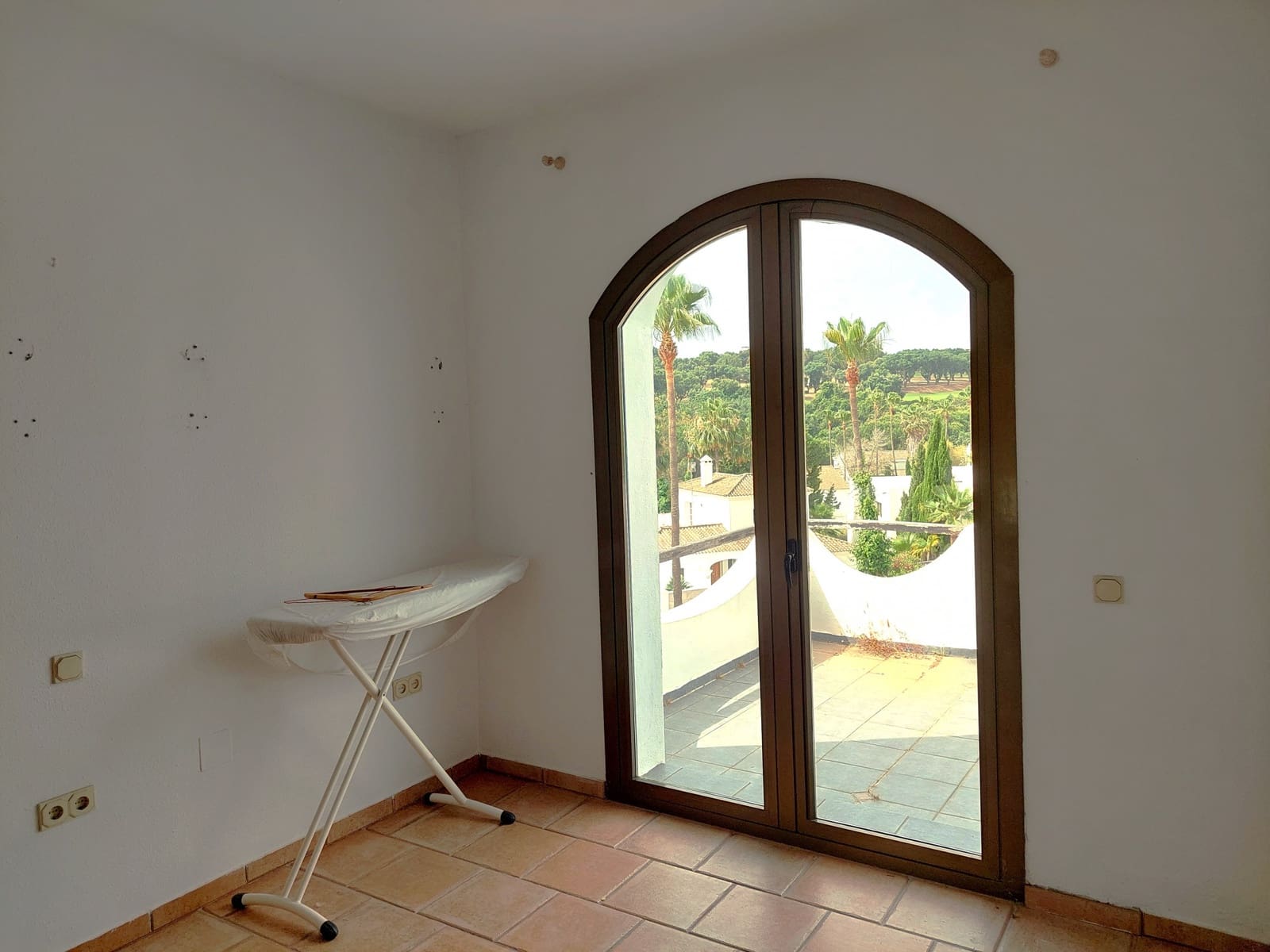 5 soveværelse Villa til salg i Sotogrande med swimmingpool garage - € 975.000 (Ref: 9051364)